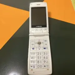 docomo L03A ホワイト　ガラケー　ドコモ