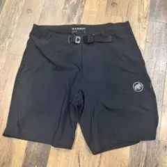 MAMMUT ブラック　ショートパンツ　Lサイズ