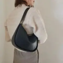 Reurie' ハーフムーンショルダーバッグ　ブラック