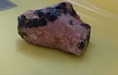 ロードナイト　原石　キラキラ