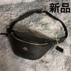 新品 コーチ ボディバッグ ショルダーバッグ 黒 シボ革 チャーム付き