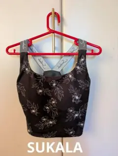 SUKALA　Yストラップロゴタンクトップ　ブラックフラワー　S