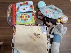 Skip Hop布絵本＋combiシャカシャカタオル他　布おもちゃ４点セット