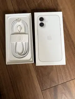 iPhone 16 箱　充電器