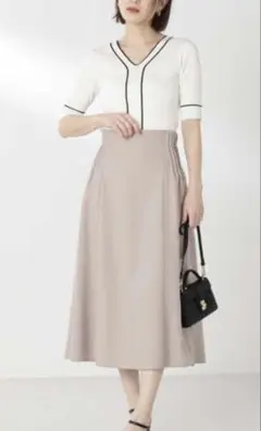 NATURAL BEAUTY BASIC サイドタックフレアスカート　ベージュ