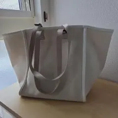ベージュ マザーズバッグ SOLPRESA