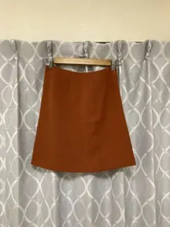 膝丈黄土色スカート