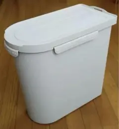 【中古品・美品】タッパーウェア　5キロキーパー　3点セット 中古品・美品】タッパーウェア 5キロキーパー 3点セット - メルカリ