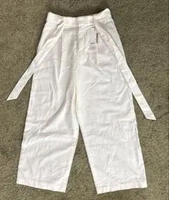 新品未使用品♪UNIQLO ベルテッドリネンコットンストレートワイドパンツ