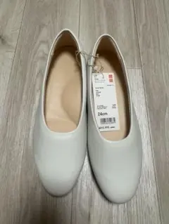 【新品】ホワイト フラットシューズ　ユニクロ