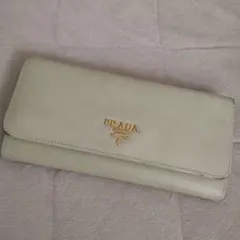 プラダ 長財布