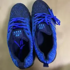 ランニングシューズ　43サイズ　27.5センチ