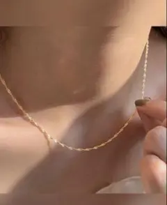 【SALE】18金ツイストチェーンネックレス　ステンレス製　ゴールド