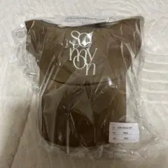 ソミョン　重ねロゴ刺繍デザインカラーローキャップ　モカ