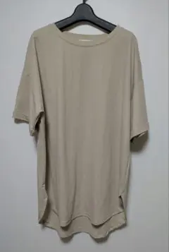 ベージュ 半袖Tシャツ 大きめ