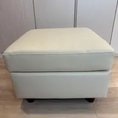 ホワイトオットマン 四角形