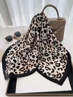 新品★ヒョウ柄 シルク風スカーフ 約70cm×70cm