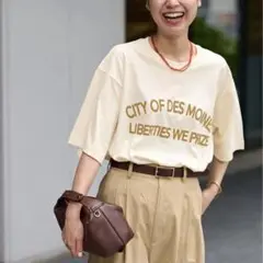 ジャーナルスタンダード　レリューム　コットンアーチロゴTシャツ　ナチュラル