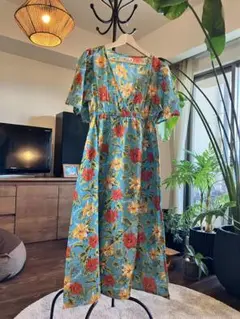 新品未使用 Kahiko 花柄ハワイアンワンピース