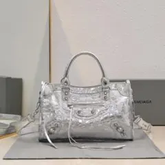 シルバー エンボス加工 ショルダーバッグ