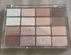 WAKE MAKE ソフトブラーリングアイパレット18 ピーチ 20色
