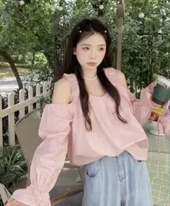 ピンクオフショルダーブラウス