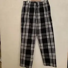 GU チェック柄スラックス ブラックとホワイト Mサイズ