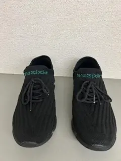 ブラック スニーカー ニット素材