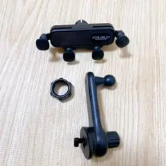 ✨人気商品✨スマホホルダー 車 重力ロック 黒 エアコン 吹き出し口