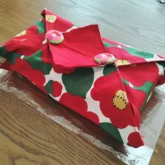 【ハンドメイド】椿柄ティシュケース