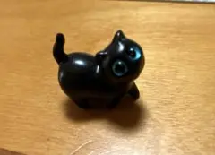 大阪関西万博　スーダン　ネコ　黒猫　置物