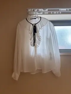 【最終お値下げ】ZARA リボン付きホワイトシャツ