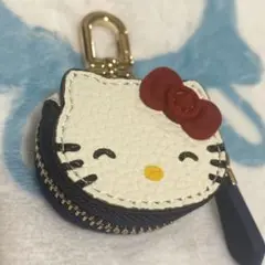 【新品未使用】微笑みキティチャーム AirTag