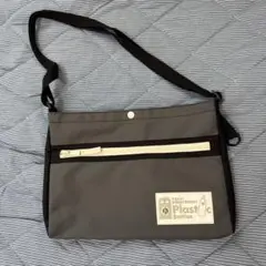 ディズニーサコッシュ　ショルダーバッグ