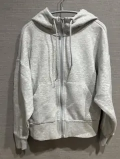 adidas グレー フード付きパーカー　S