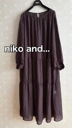niko and ニコアンド　小花柄 ティアードロングワンピース　シアー　未使用
