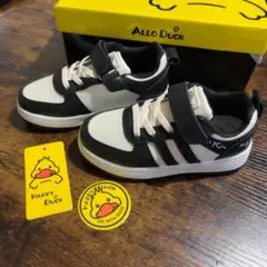 キッズスニーカー　子供靴　ボーダーライン　17㎝ 白黒　シンプル 韓国