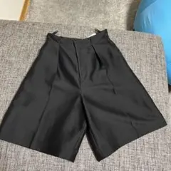 ユナイテッドアローズ　黒 ショートパンツ フロントタック