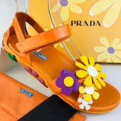 美品★PRADA・パテントレザー フラワーモチーフ 花柄 サンダル(35)