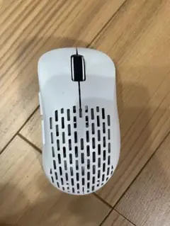 Pulsar Xlite V2 ゲーミングマウス　訳あり