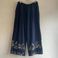 ꕥ ONGON ꕥ手仕事 ベトナム ハンドメイド 刺繍 ウール ベスト＆パンツ