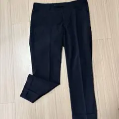 UNIQLO黒スラックス