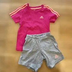 adidas Tシャツとショートパンツセット 90