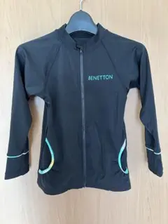 BENETTON ブラック ラッシュガード 130