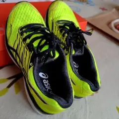 asics ランニングシューズ 蛍光イエロー25cm