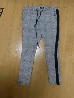 アダムスジャグラー　スキニーパンツ