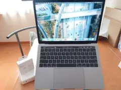 Apple MacBook Pro 2018 13インチ シルバー