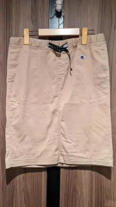 Champion ベージュ タイトスカート