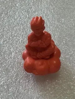 ドラゴンボール　消しゴム　フィギュア　孫悟空　筋斗雲　ゴールド　金色　【美品】 ドラゴンボール 消しゴム フィギュア 孫悟空 筋斗雲 ゴールド