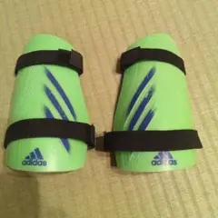 サッカー　すね当て